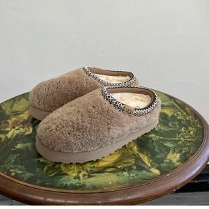 UGG Platform Slippers Tan Suede Fur Lined Women's Size 4